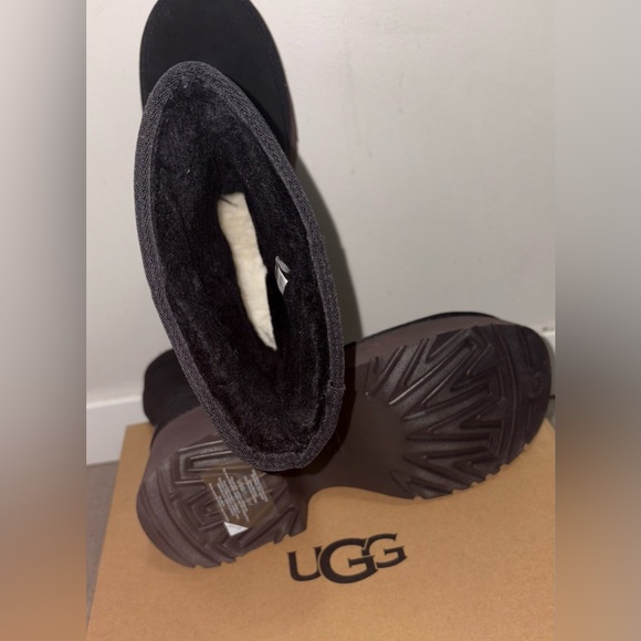 UGG Platform Boots - Picture 3 of 4